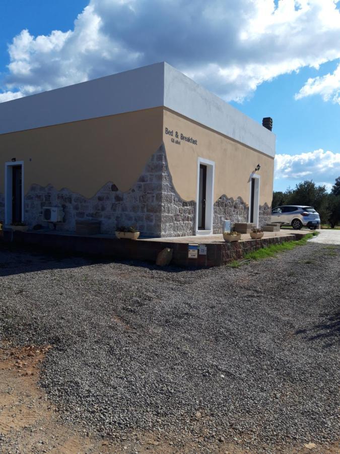 B&B Gli Ulivi SantʼAnna Arresi Buitenkant foto