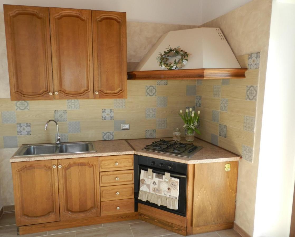 B&B Gli Ulivi SantʼAnna Arresi Buitenkant foto