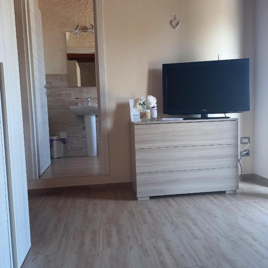 B&B Gli Ulivi SantʼAnna Arresi Buitenkant foto