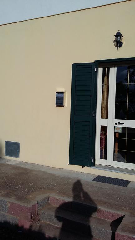 B&B Gli Ulivi SantʼAnna Arresi Buitenkant foto