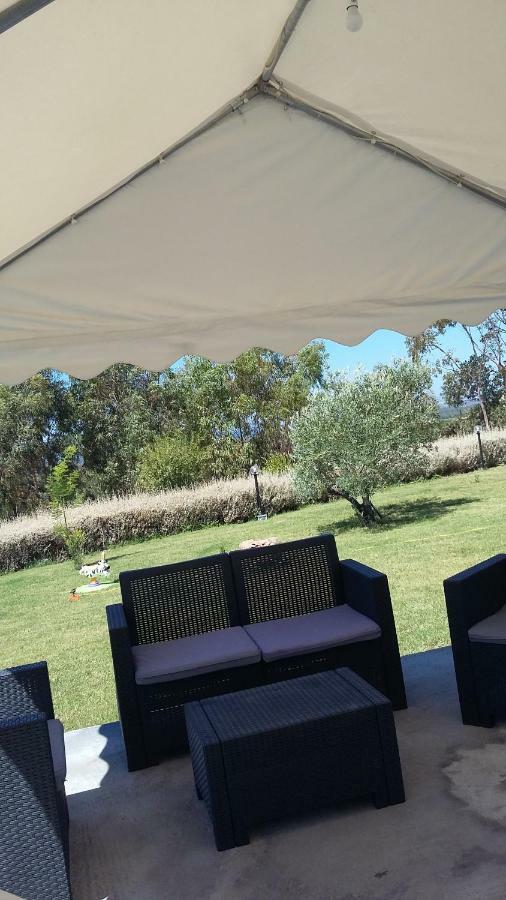 B&B Gli Ulivi SantʼAnna Arresi Buitenkant foto