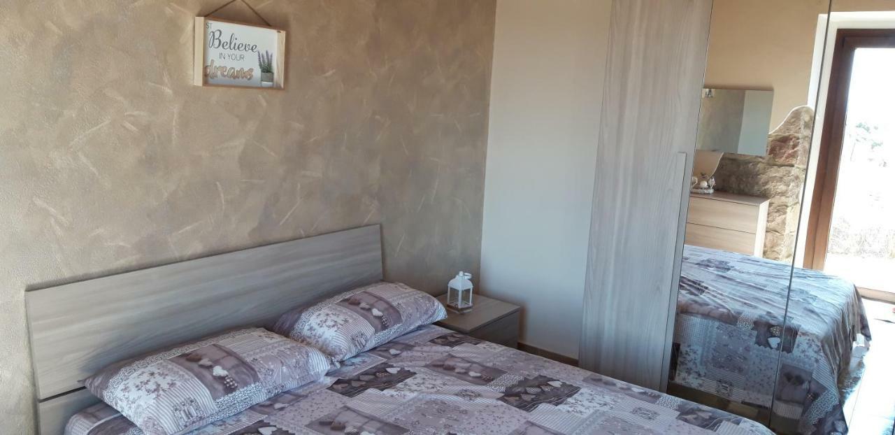 B&B Gli Ulivi SantʼAnna Arresi Buitenkant foto